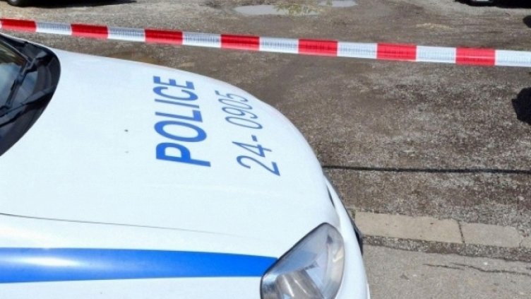 Опел помете възрастна жена на тротоар във Варна