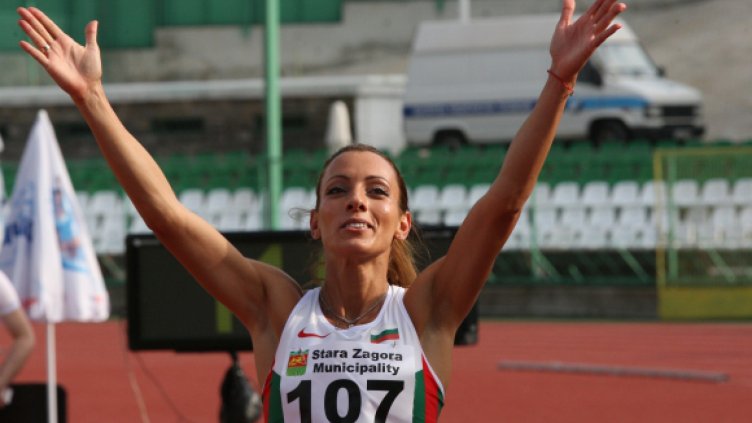 Лалова е на полуфинал на 100 метра