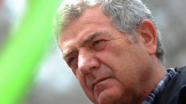 Стефан Цанев нападна протеста и простаците