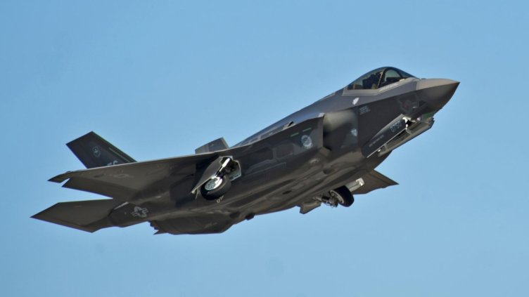 Турски пилоти повече няма да се обучават да летят на изтребители F-35