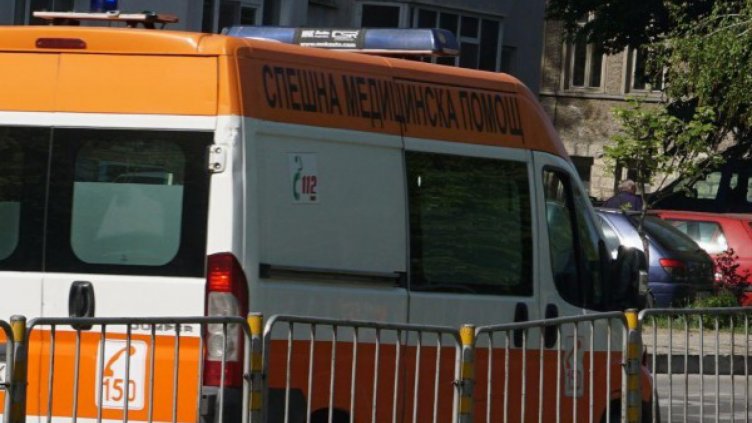 Шофьор без книжка катастрофира в Добричко