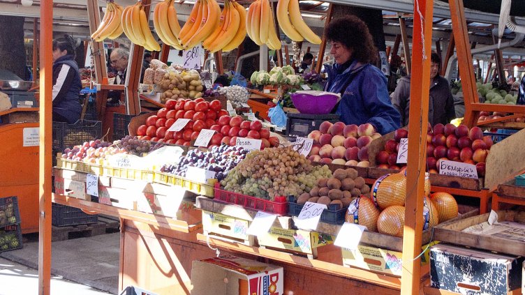 Обмислят обратно начисляване на ДДС и за плодовете и зеленчуците