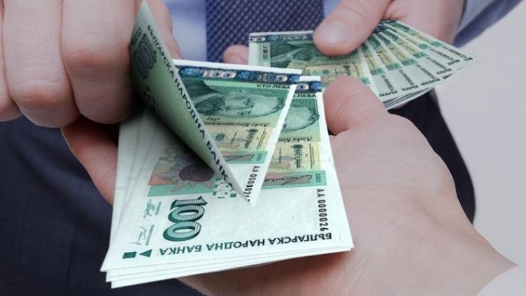 Погват компаниите за бързи кредити