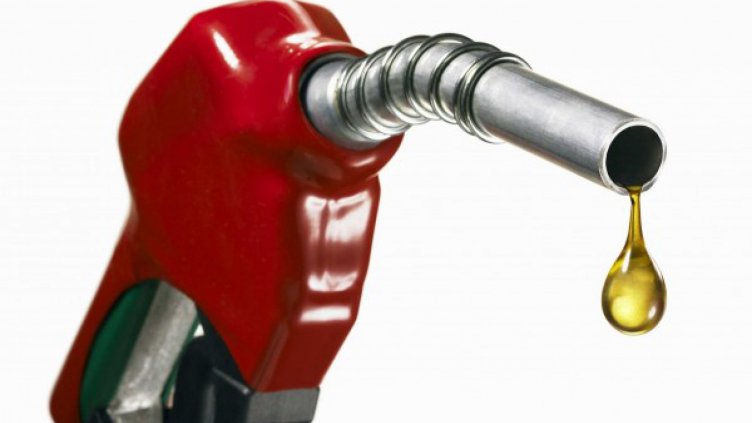 Бензиностанции пробват 2,30 лева за литър