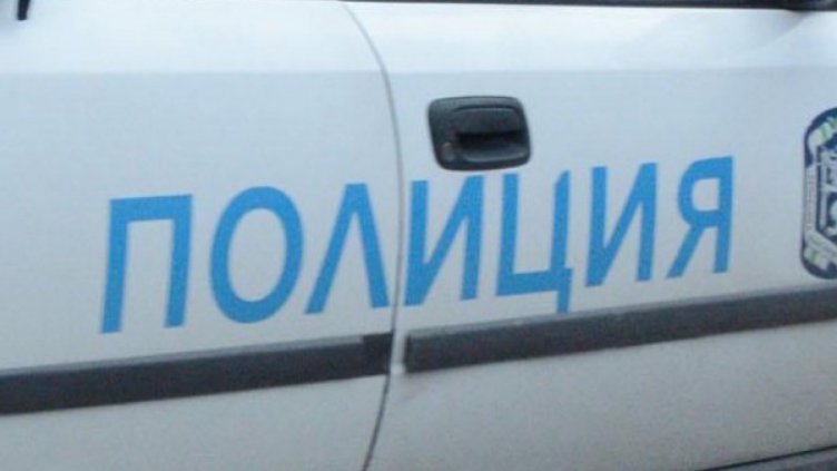 Труп с пистолет до него вдигна полицията в Перник на крак