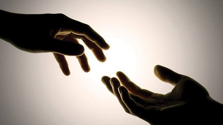 "Беден" варненец отказа 1600 лева заплата, за да гледа жена си, детето си...