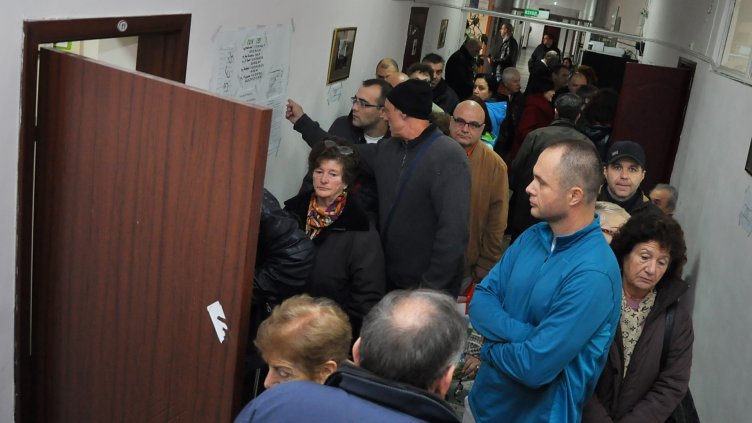 Висока избирателна активност за Варна в сутрешните часове