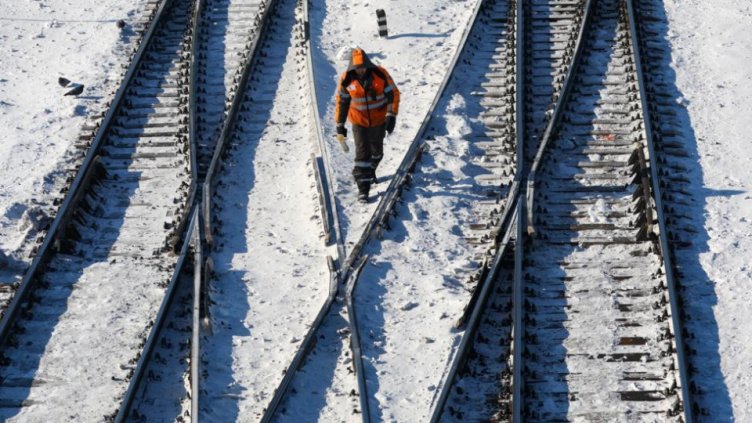 Бомба спря влакове в Русия
