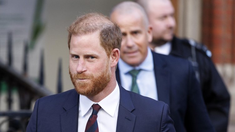 Принц Хари поиска да се помири с Чарлз III