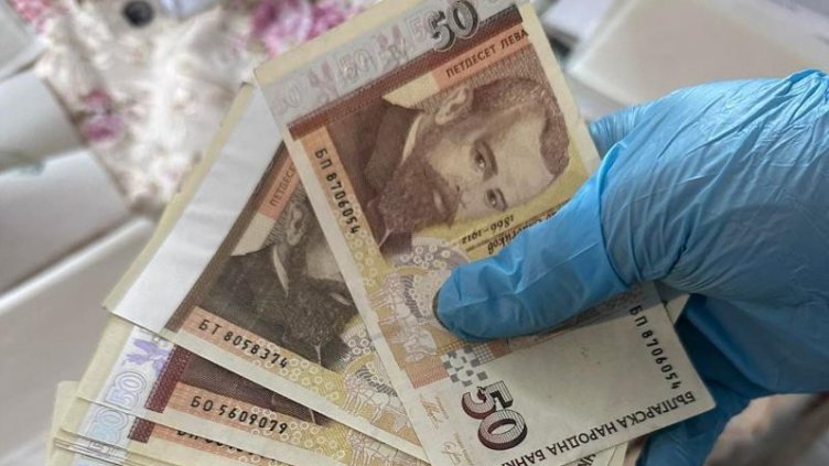 Показаха парите с хартия от дюнери (СНИМКИ)