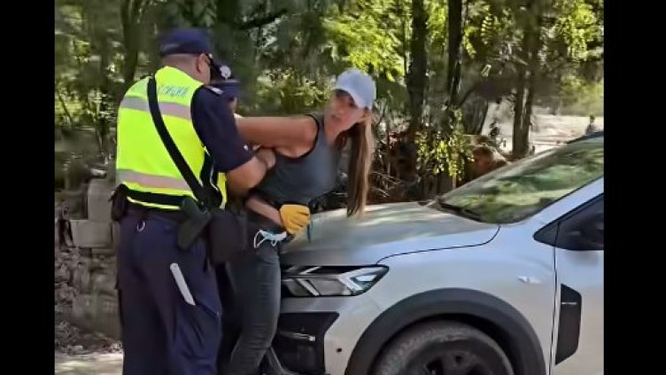 Полицаи арестуваха журналистка при визита на Радев (ВИДЕО)