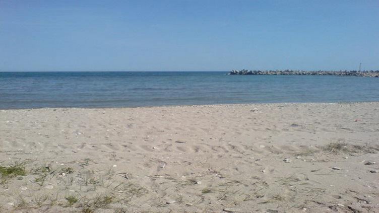 Министерството на туризма сезира институциите за продължаващи нарушения на плажовете „Панорама“ и „Кабакум-централен“