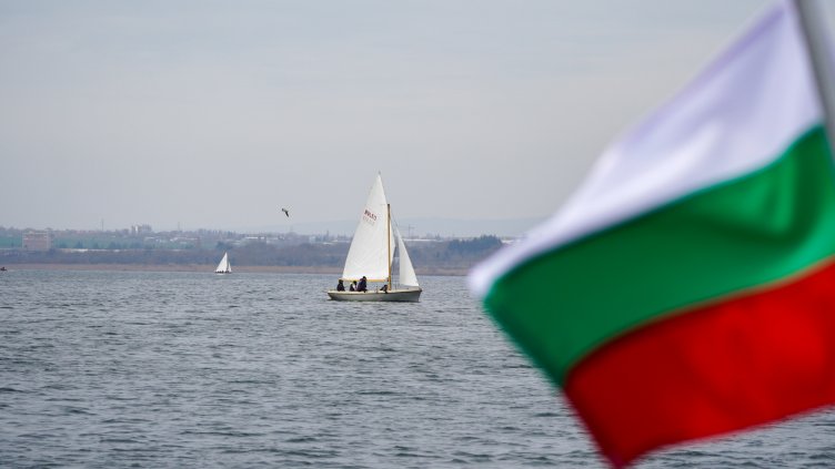 Варна приема ветроходната регата "Трети март"