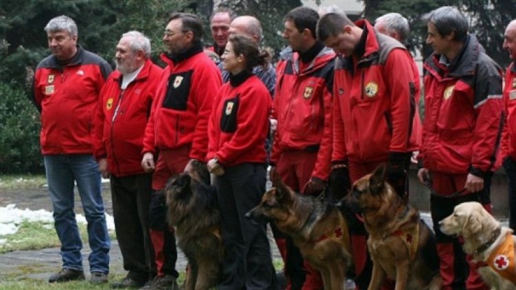 Спасители извадиха тялото на мъж, загинал при катастрофа