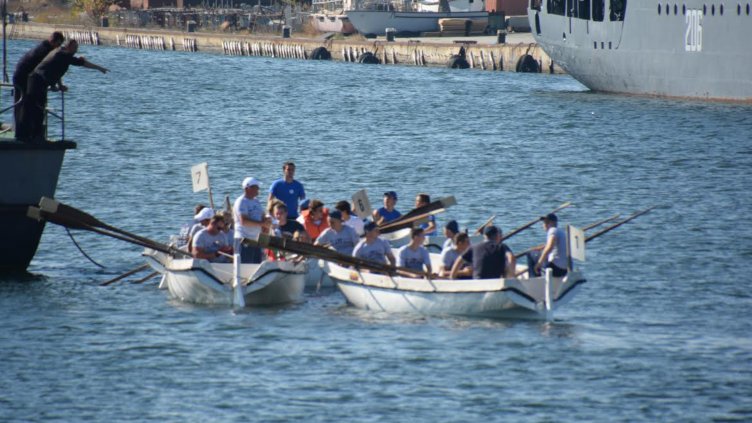 Екипажът на "Мир" първи по гребане на "Тол Шипс"