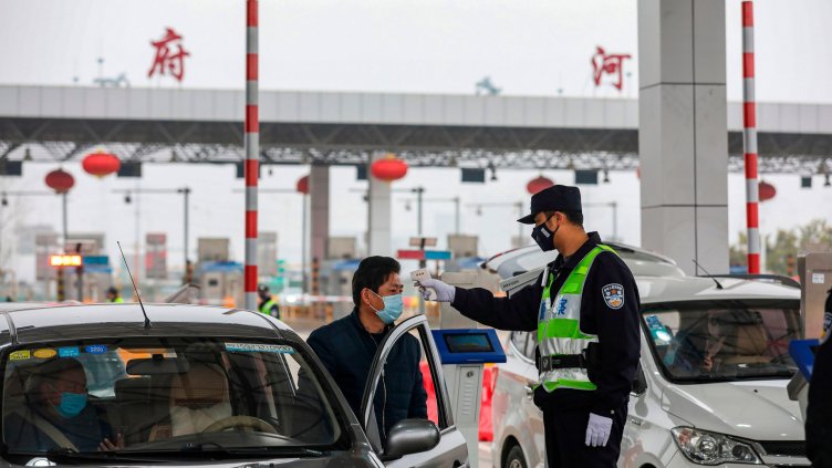 Китай разширява карантината за новия коронавирус 