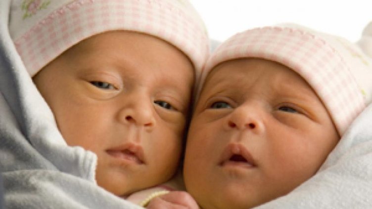 60% от новородените през м.г. са от родители без брак