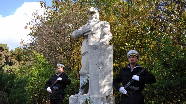 574 години от битката при Варна (СНИМКИ)