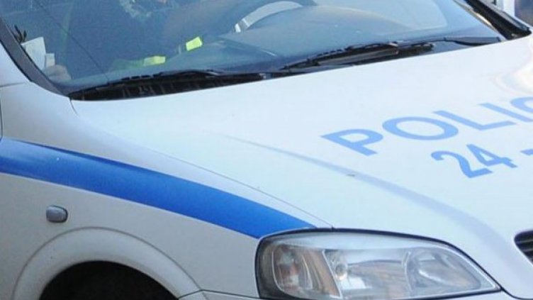 Момичета потрошиха 72 улични лампи