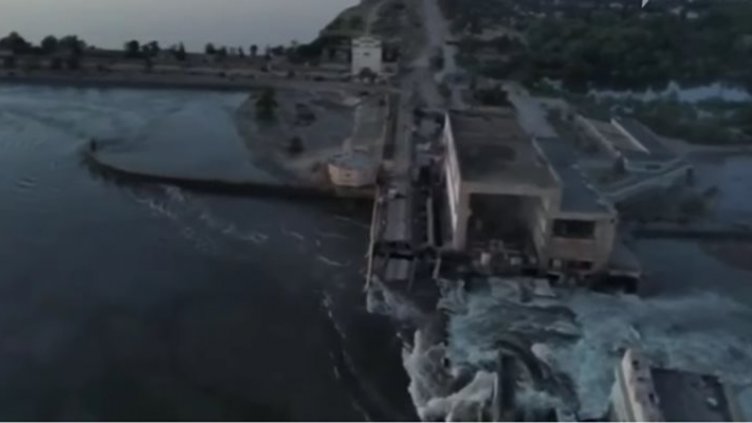 Русия взриви стената на язовир в Украйна