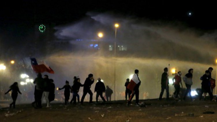 Кървава баня на празненствата в Чили