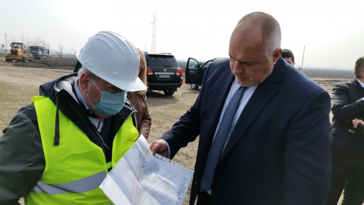 Борисов инспектира ремонта на пътя Видин-Ботевград