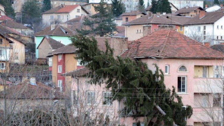 Над 122 км/ч е скоростта на вятъра в Сливен