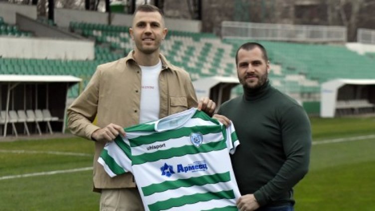 Атанас Илиев отново е футболист на Черно море