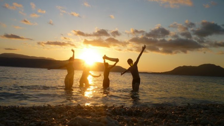 В Австралия плажовете се напълниха