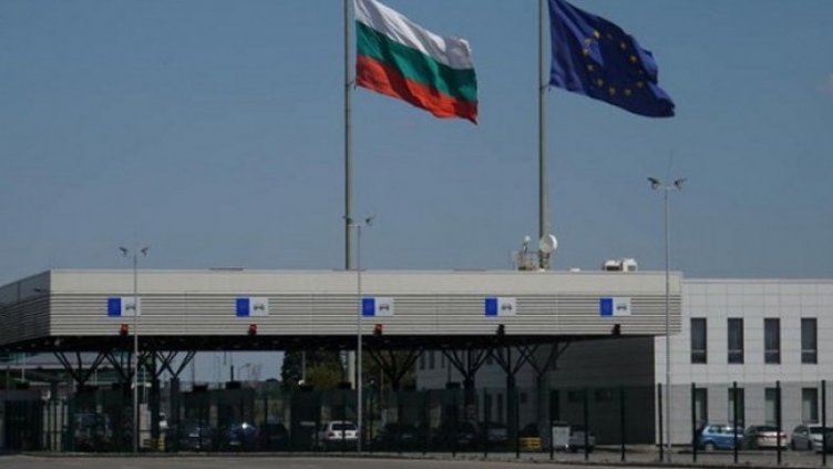 Гърция погва куфарните търговци по границата 