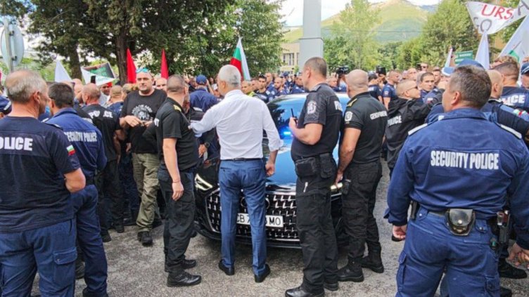 Костадинов разкри какво се е случило вчера в Сопот