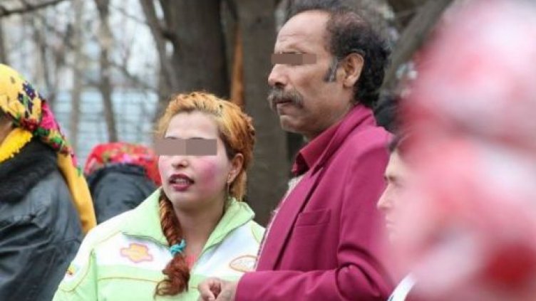 Порицават циганин по радиото за връзка с непълнолетна