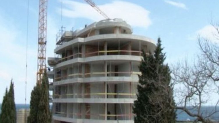 Строителство по морето извън изискванията, но в рамките на закона