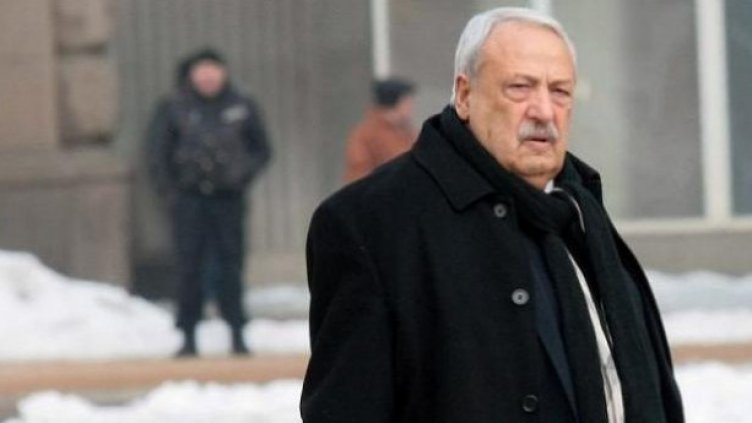 Почина Иван Гарелов