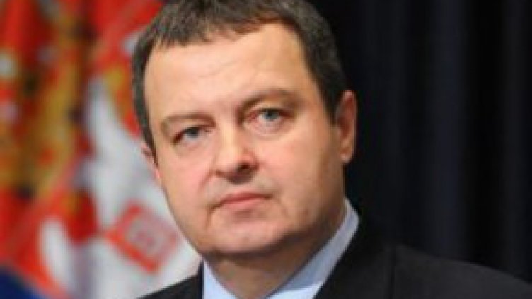 Мълния удари самолета на сръбския външен министър