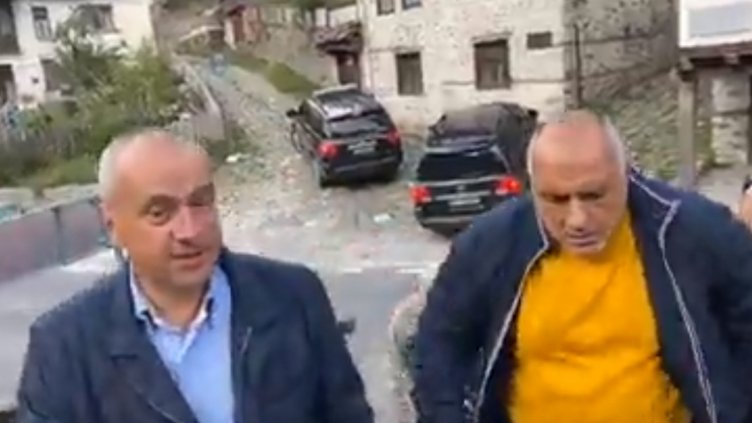 Кметът на Широка лъка е с COVID-19 след срещата си с Борисов и Нанков