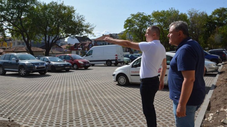 Снимки: Фейсбук; Иван Портних