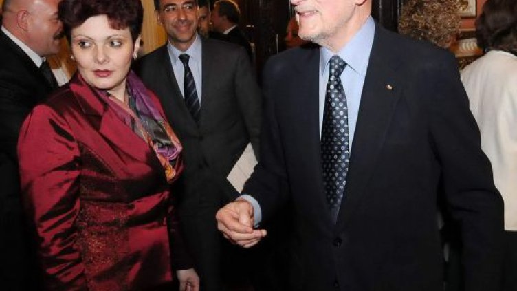 "Царедворци" се облажват яко зад гърба на Симеон