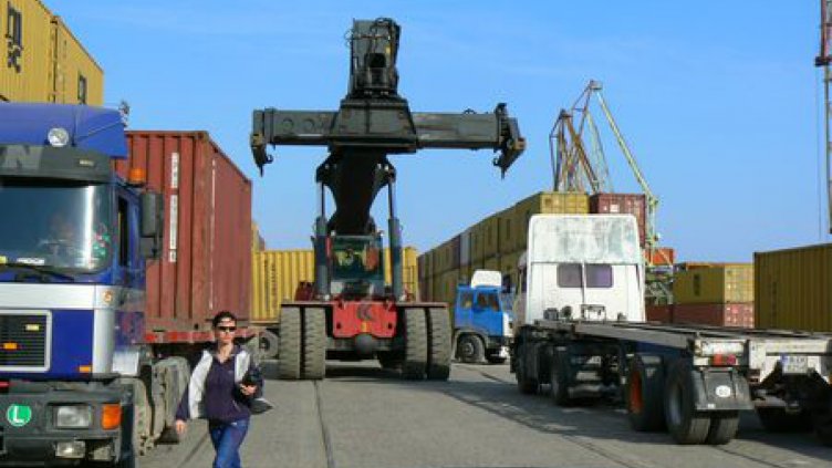 Съветници искат част от пристанището за забавления