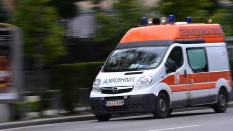 Дете падна от прозорец на третия етаж в центъра на Варна
