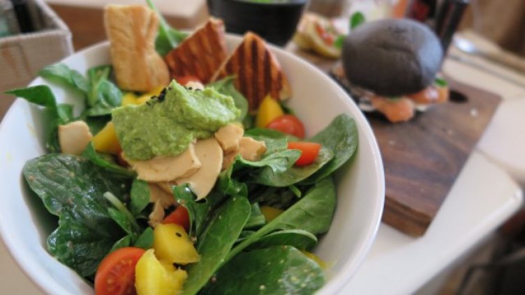 4 дни яли, пили! Как да се детоксикираме след велико преяждане?