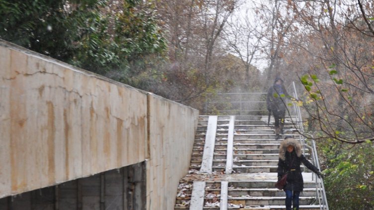 13 души се потрошиха на леда за часове