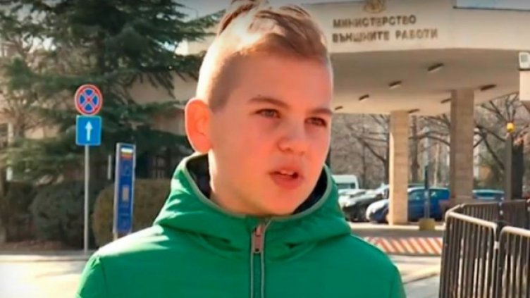 Освободиха от ареста мъжа, чието дете протестираше пред МВнР