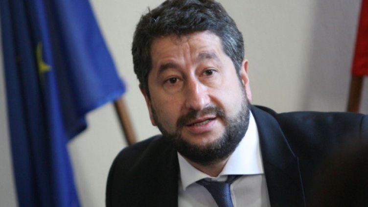 Напъни в тъмно синьо: Христо Иванов зове Слави за правителство