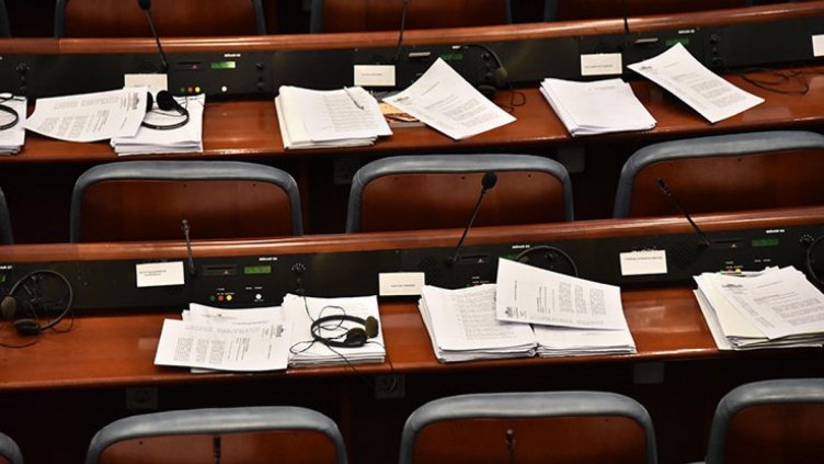 Червен бойкот! Трима се оттеглиха от лидерската битка в Столетницата