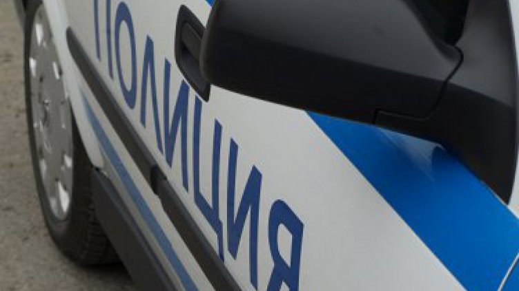 Мъж уби жена си след саморазправа и избяга