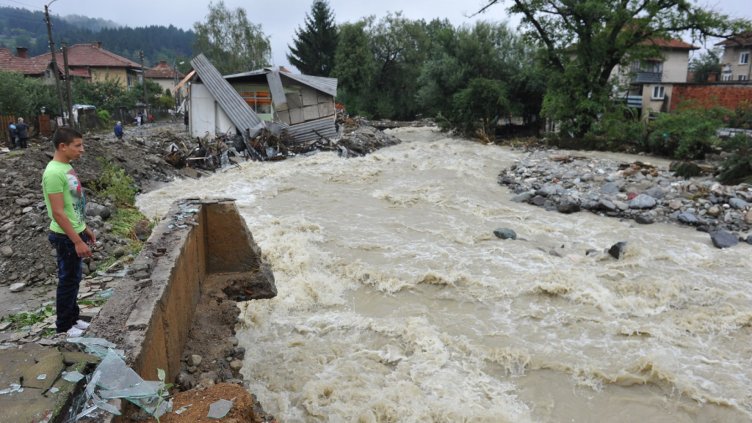 Повечето реки в България са над прага за "високи води” заради валежите през изминалите дни