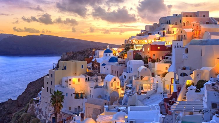 Гърция се готви за 300 000 туристи от Русия