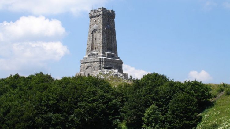 Ще бъде ли прекръстен връх Шипка?