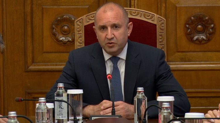 Радев рече и отсече: Връчвам третия мандат след Нова година